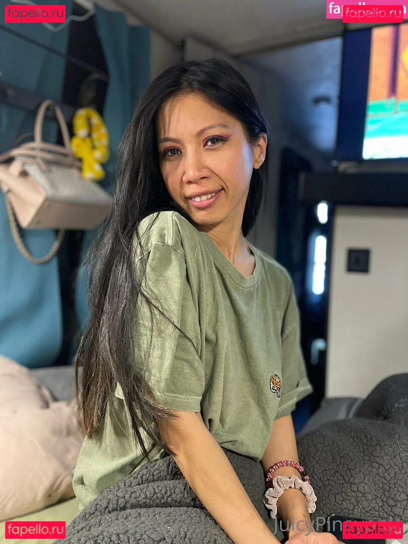 JuicyPinaypple Onlyfans Photo Gallery 