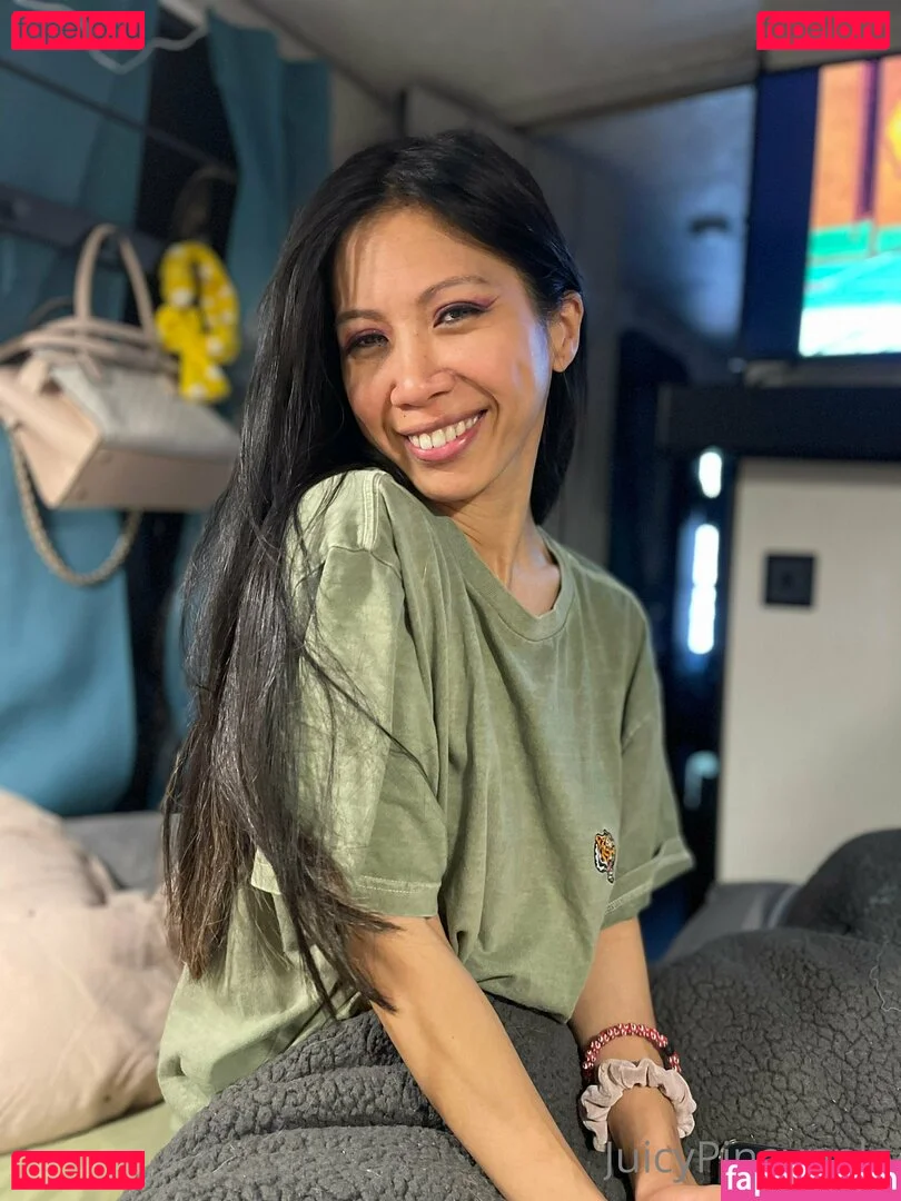 JuicyPinaypple Onlyfans Photo Gallery 