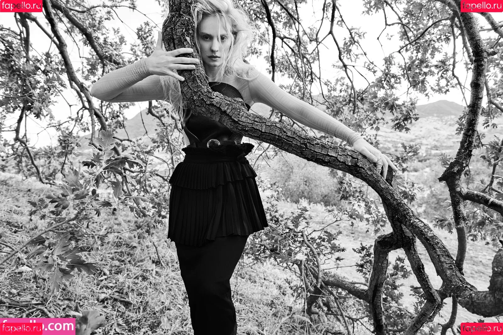 Deborah Ann Woll Onlyfans Photo Gallery 