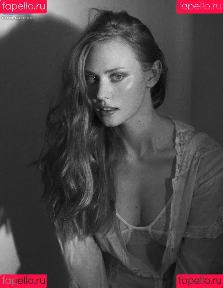Deborah Ann Woll Onlyfans Photo Gallery 