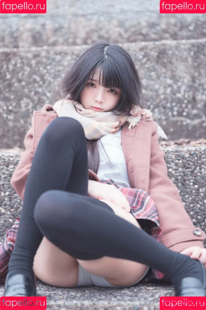 落落Raku Onlyfans Photo Gallery 