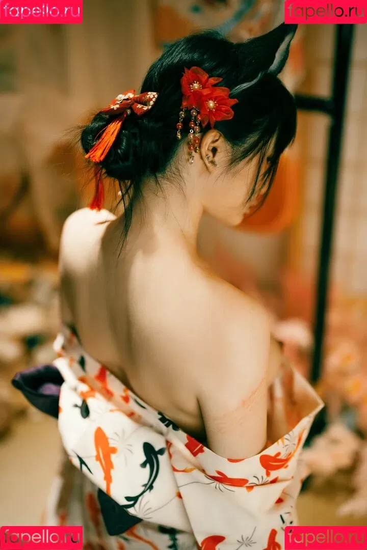 落落Raku Onlyfans Photo Gallery 