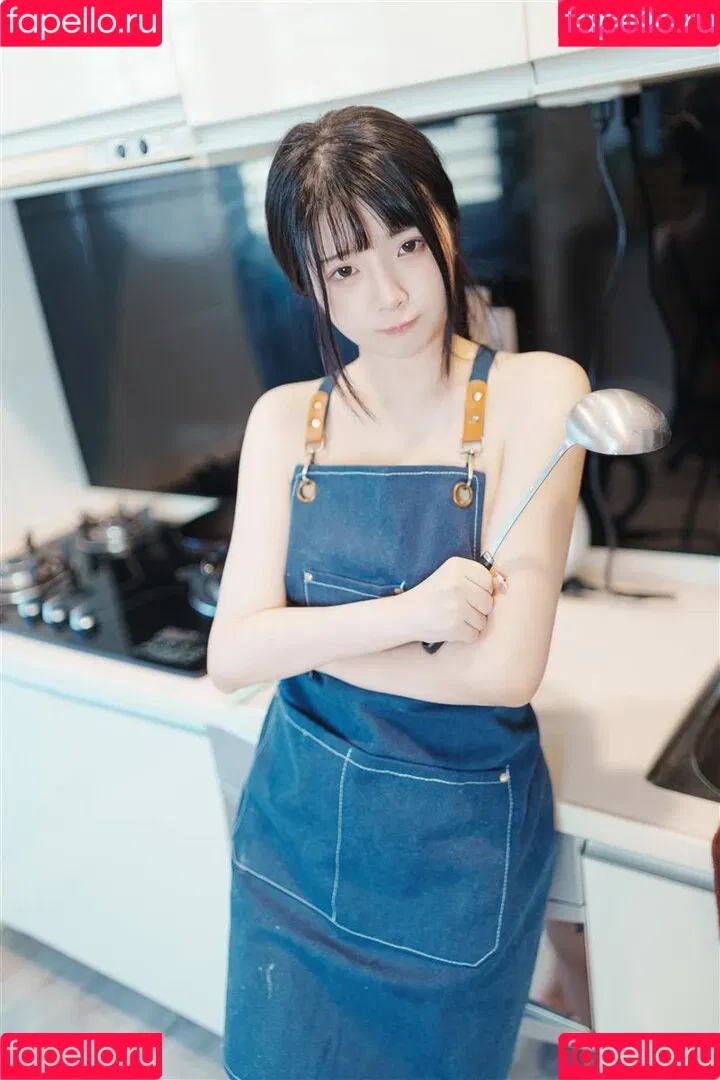 落落Raku Onlyfans Photo Gallery 