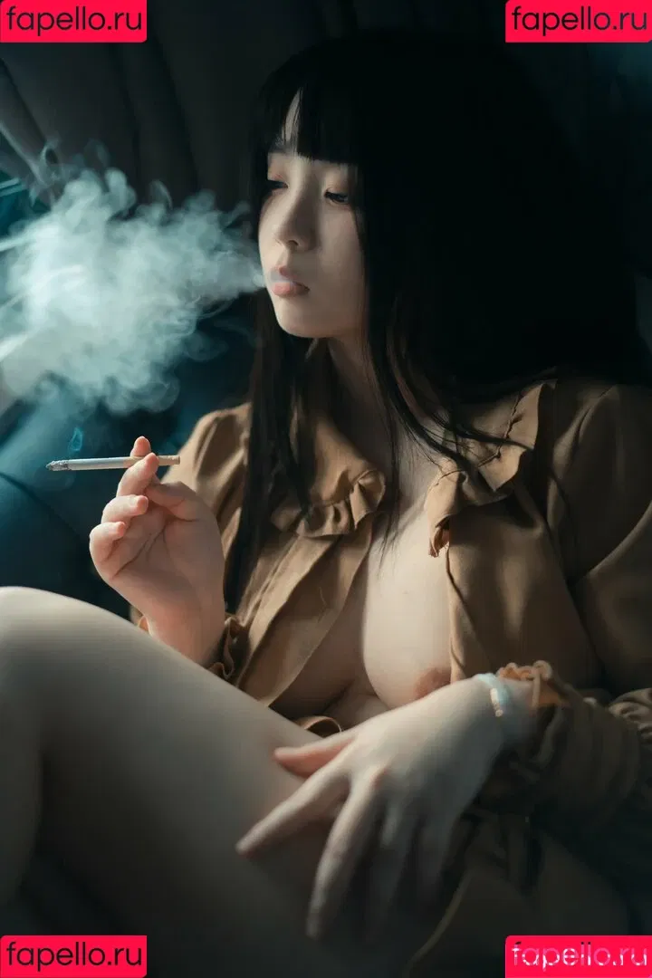 落落Raku Onlyfans Photo Gallery 