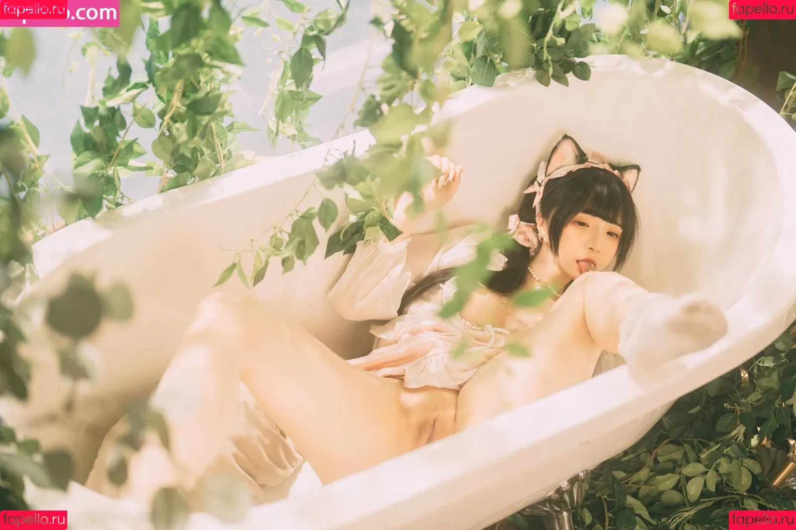 落落Raku Onlyfans Photo Gallery 