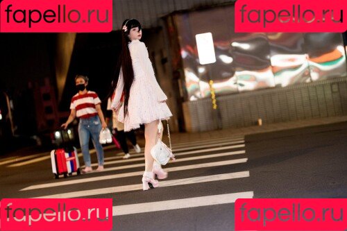 落落Raku Onlyfans Photo Gallery 