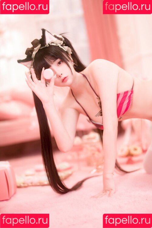 落落Raku Onlyfans Photo Gallery 