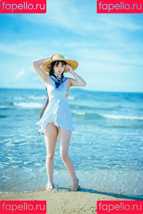 落落Raku Onlyfans Photo Gallery 