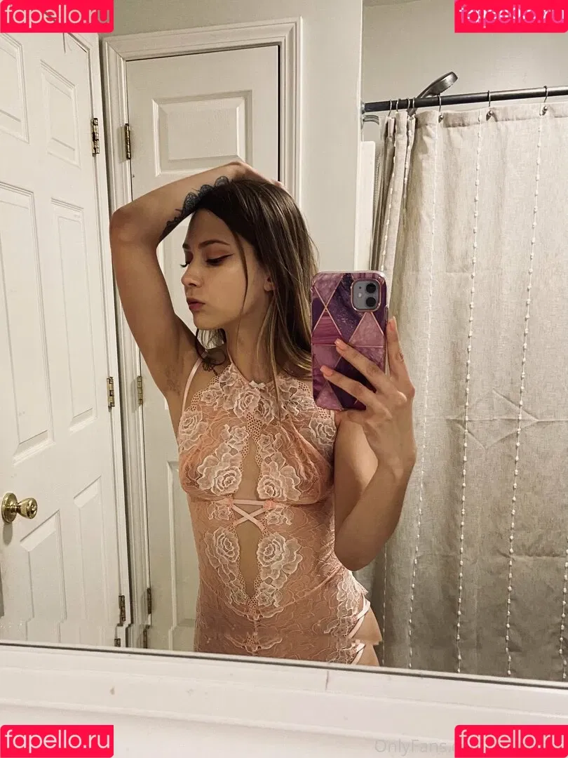 ariagypsy Onlyfans Photo Gallery 