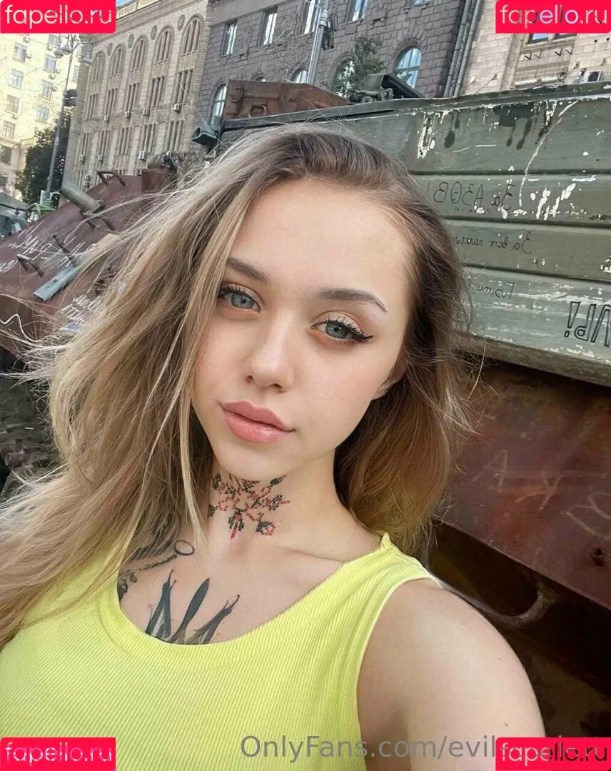 evilscarlett Onlyfans Photo Gallery 