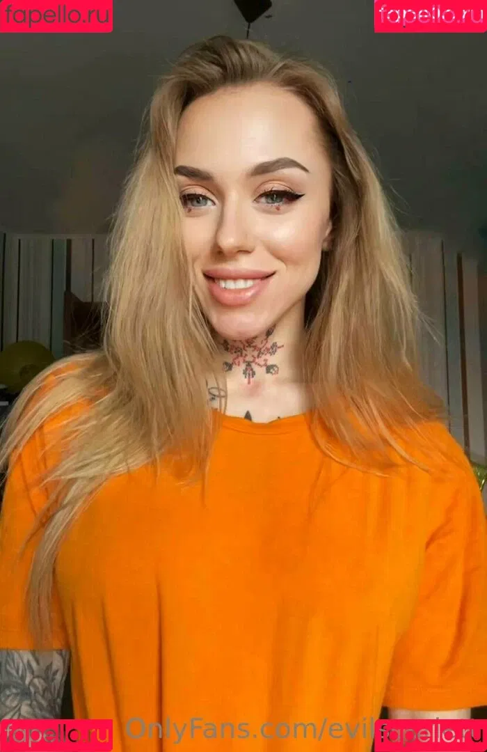 evilscarlett Onlyfans Photo Gallery 
