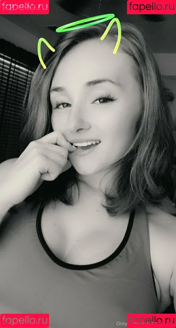 liittleladyfree Onlyfans Photo Gallery 