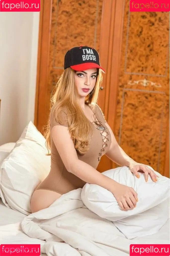 Zareen Zoya Khan Onlyfans Photo Gallery 