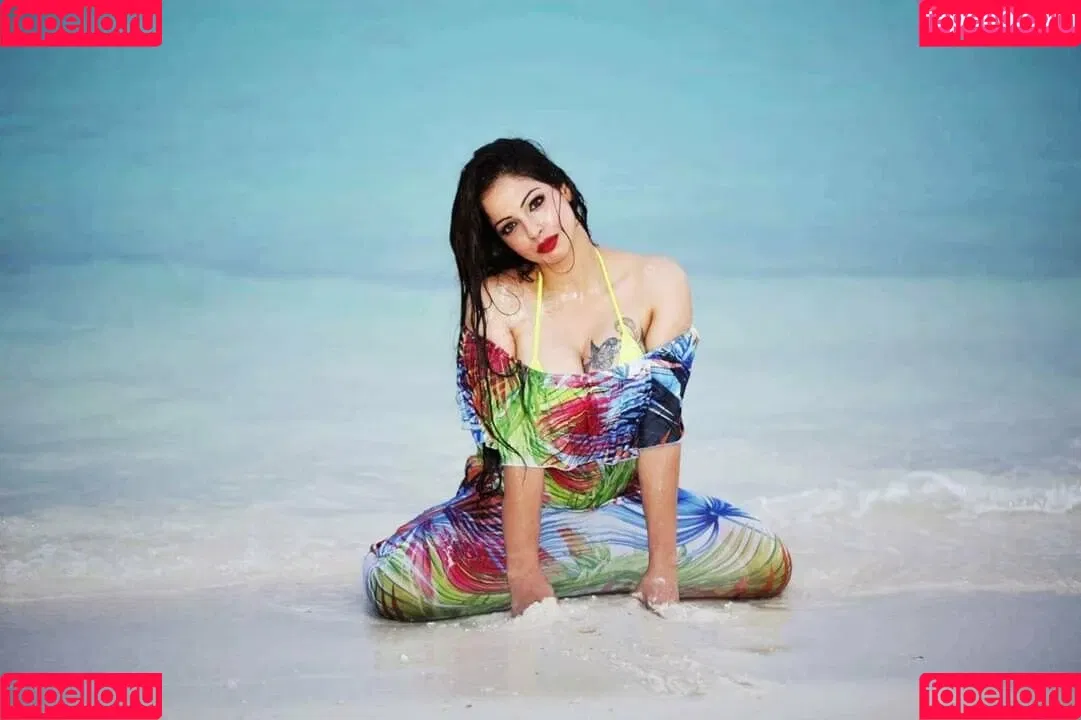 Zareen Zoya Khan Onlyfans Photo Gallery 