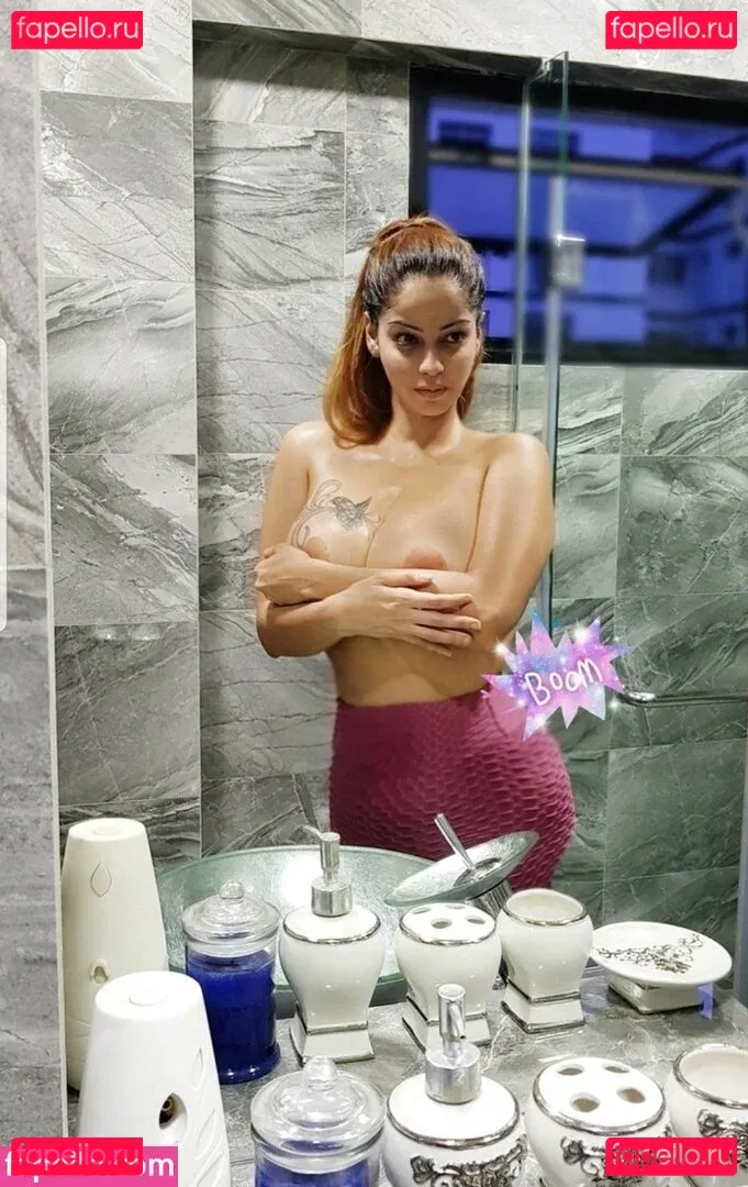 Zareen Zoya Khan Onlyfans Photo Gallery 