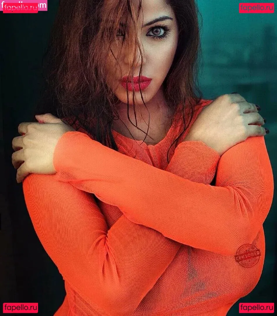 Zareen Zoya Khan Onlyfans Photo Gallery 