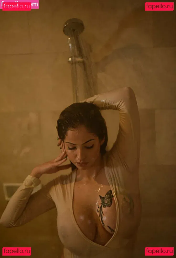 Zareen Zoya Khan Onlyfans Photo Gallery 