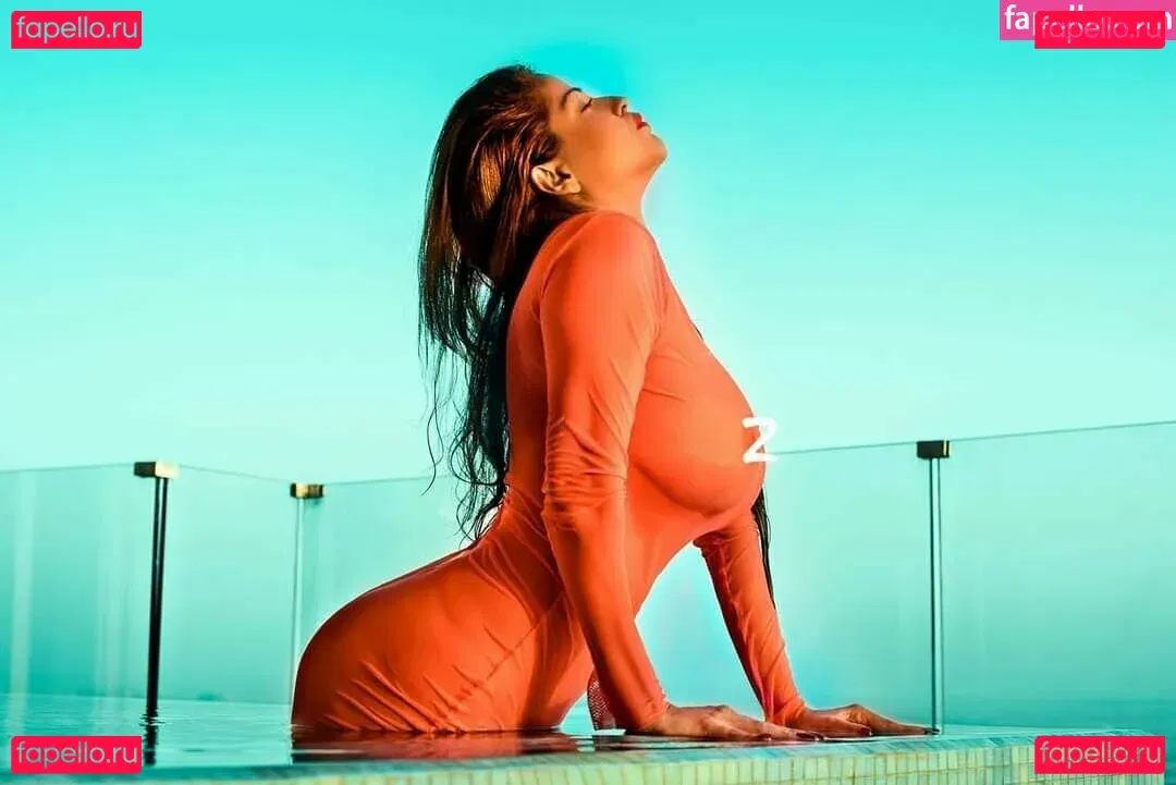 Zareen Zoya Khan Onlyfans Photo Gallery 