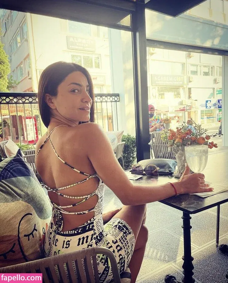 Serpil Cansz Onlyfans Photo Gallery 