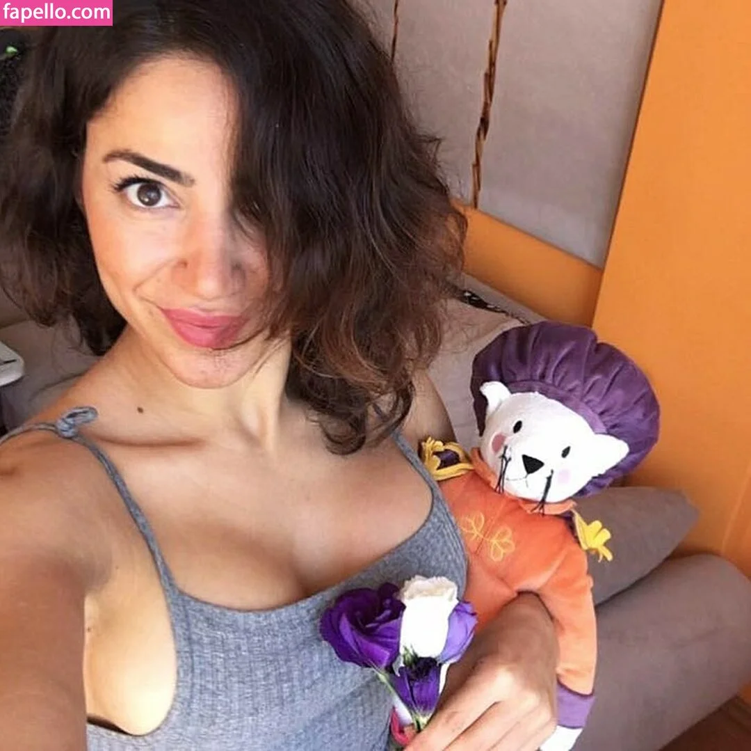 Serpil Cansz Onlyfans Photo Gallery 