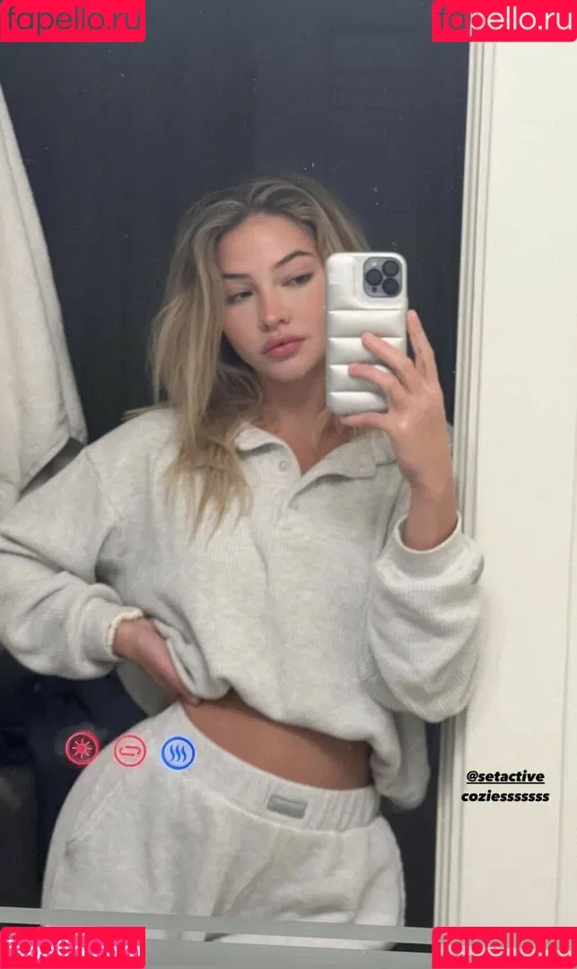 Madelyn Cline Onlyfans Photo Gallery 