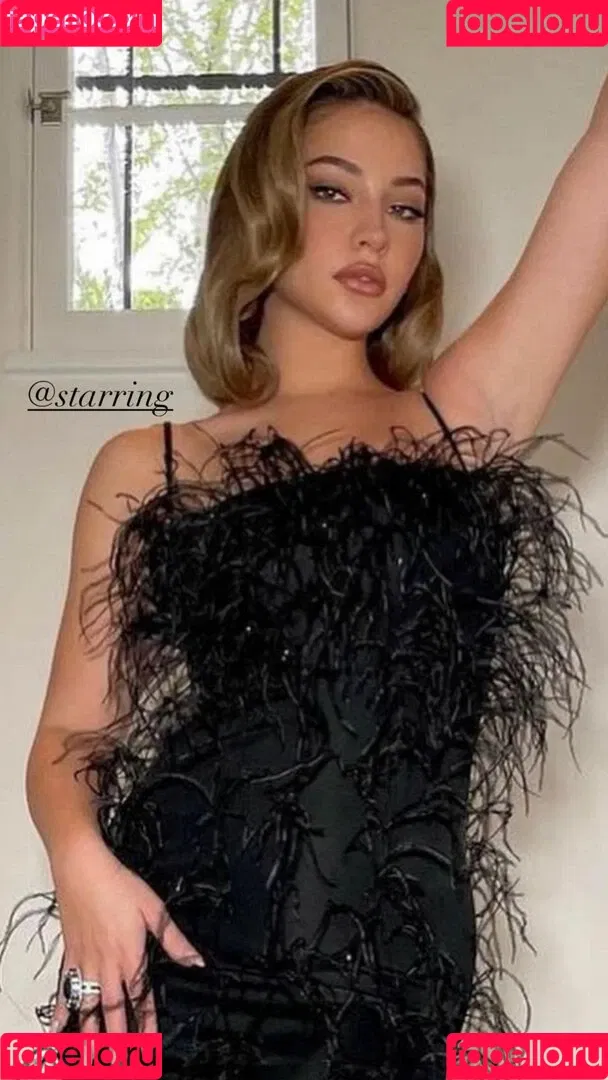 Madelyn Cline Onlyfans Photo Gallery 