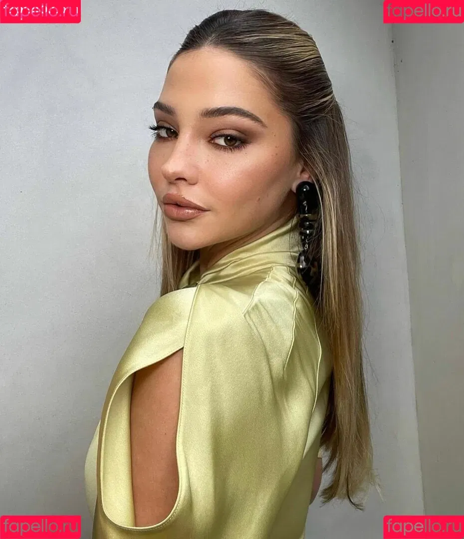 Madelyn Cline Onlyfans Photo Gallery 