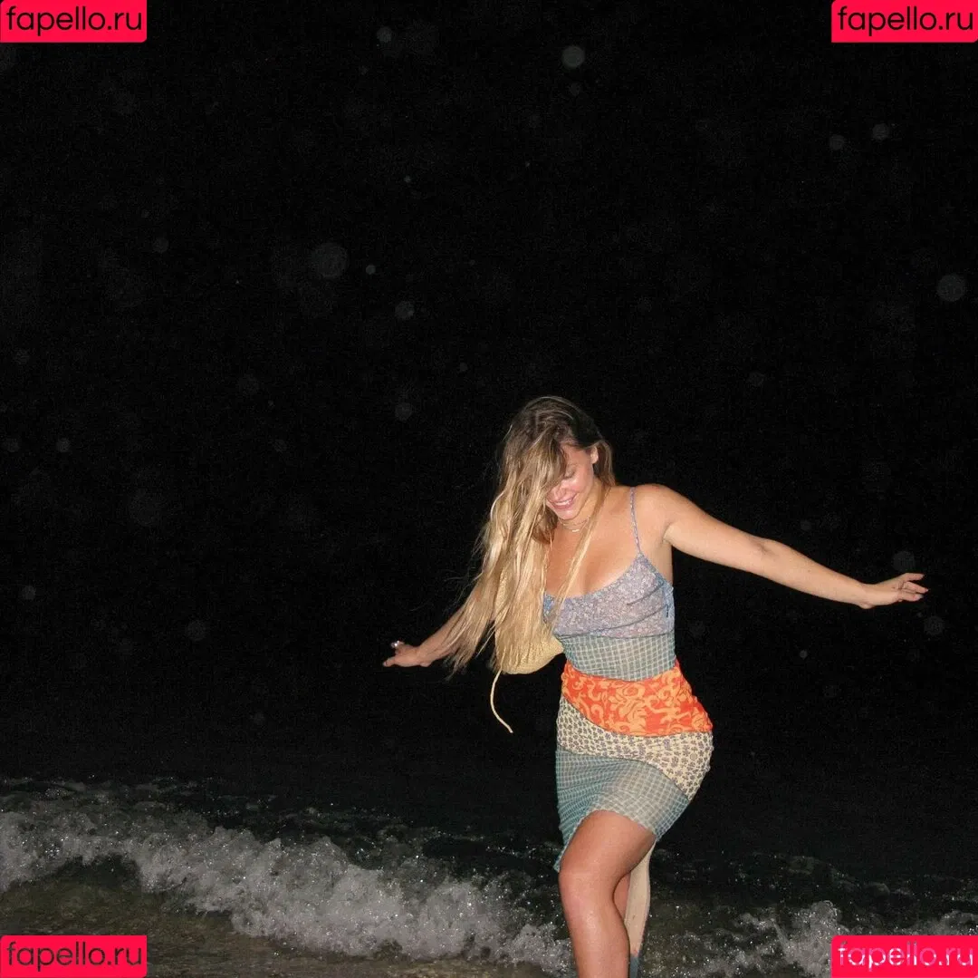Madelyn Cline Onlyfans Photo Gallery 