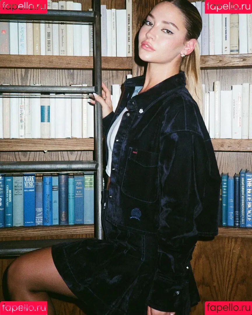 Madelyn Cline Onlyfans Photo Gallery 