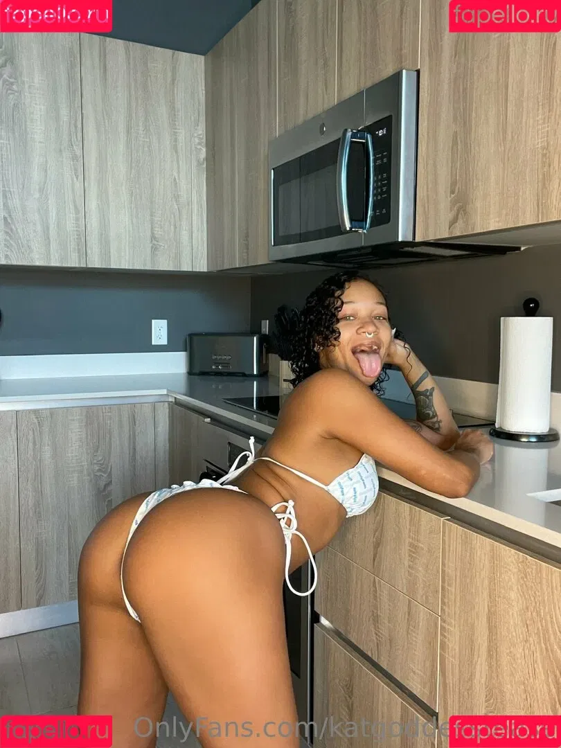 katgoddesstease Onlyfans Photo Gallery 