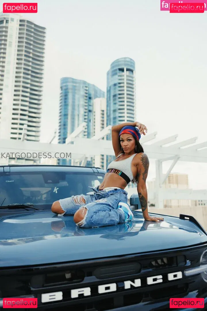 katgoddesstease Onlyfans Photo Gallery 