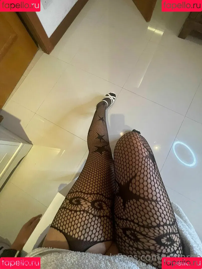 xtinarob Onlyfans Photo Gallery 