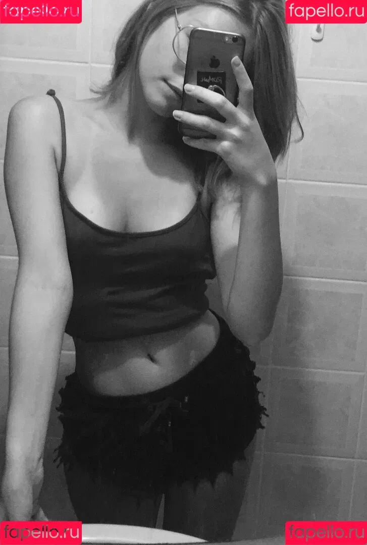 gbrllareis Onlyfans Photo Gallery 