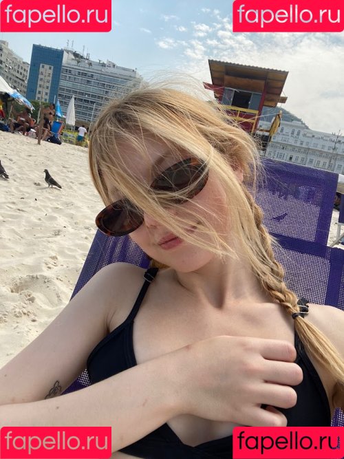 gbrllareis Onlyfans Photo Gallery 