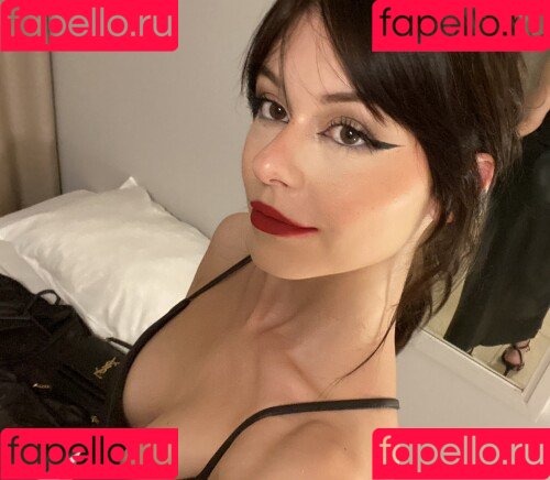 gbrllareis Onlyfans Photo Gallery 