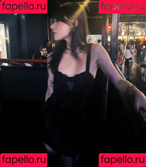 gbrllareis Onlyfans Photo Gallery 