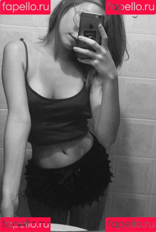 gbrllareis Onlyfans Photo Gallery 