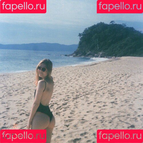 gbrllareis Onlyfans Photo Gallery 