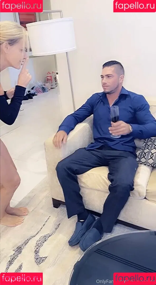 ellehotmommy Onlyfans Photo Gallery 
