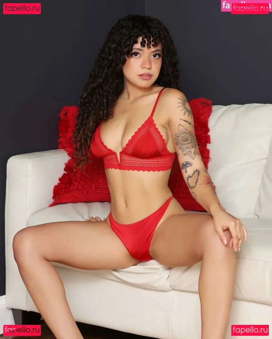 Spicymarii Onlyfans Photo Gallery 