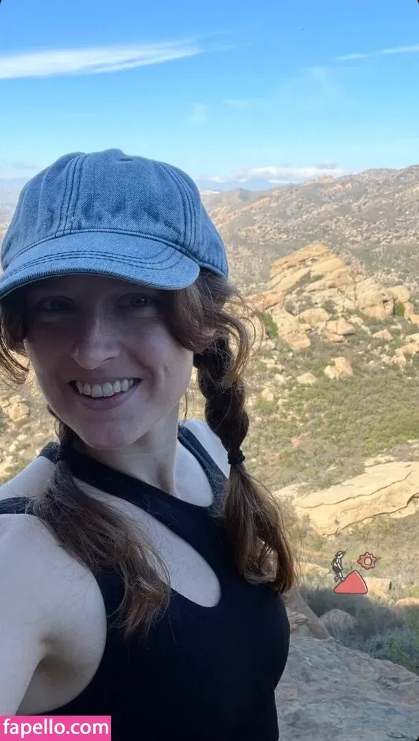 saralivescasually Onlyfans Photo Gallery 