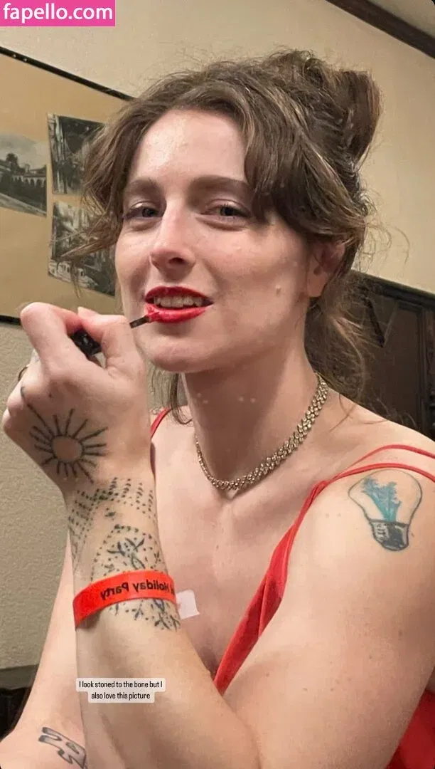 saralivescasually Onlyfans Photo Gallery 