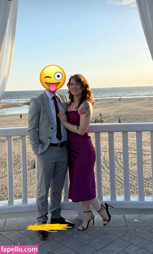 saralivescasually Onlyfans Photo Gallery 