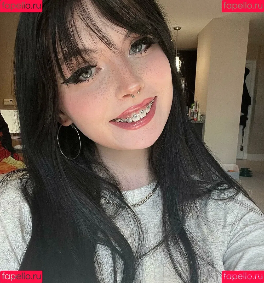 Mewstic Onlyfans Photo Gallery 