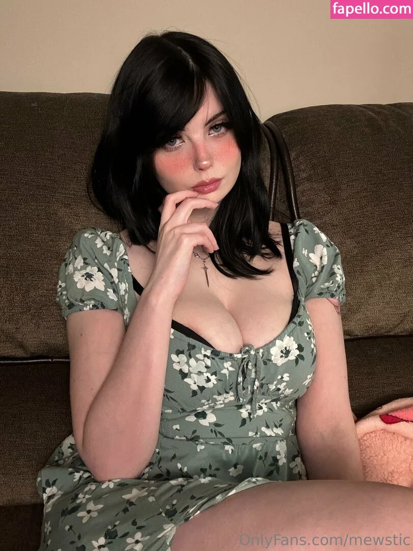 Mewstic Onlyfans Photo Gallery 