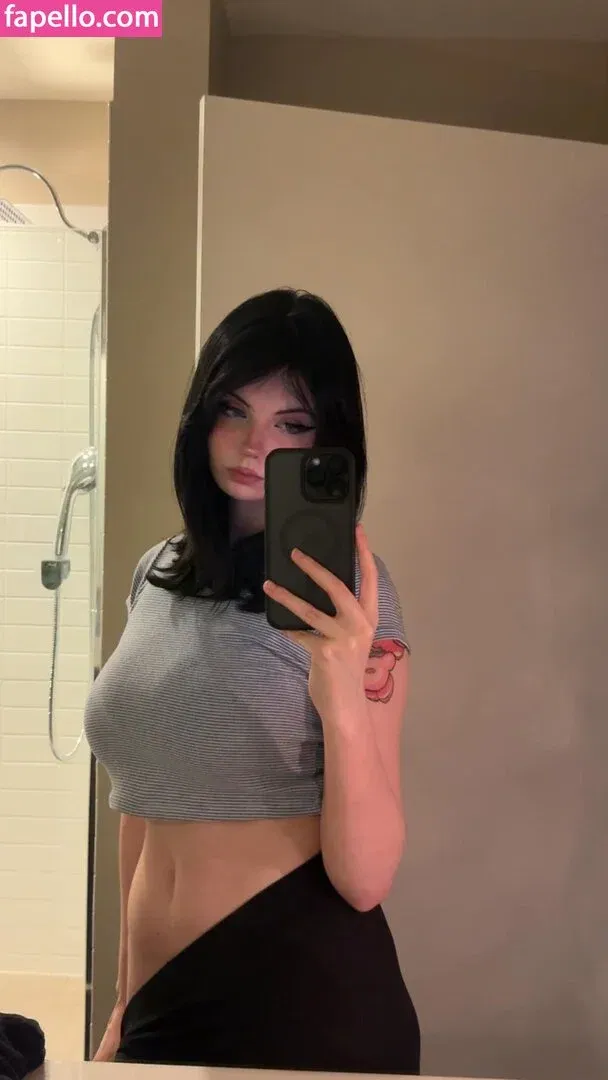 Mewstic Onlyfans Photo Gallery 