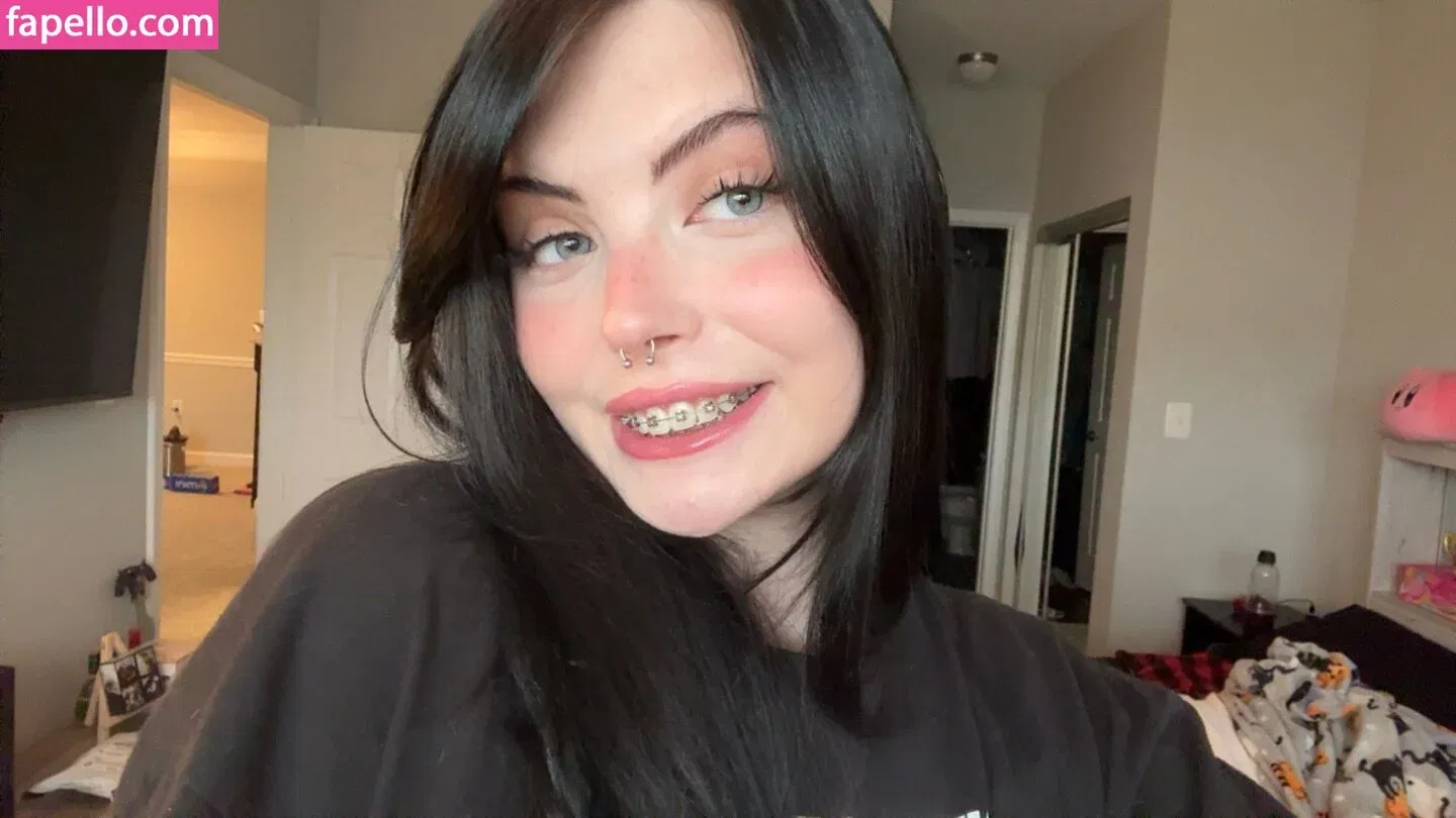 Mewstic Onlyfans Photo Gallery 