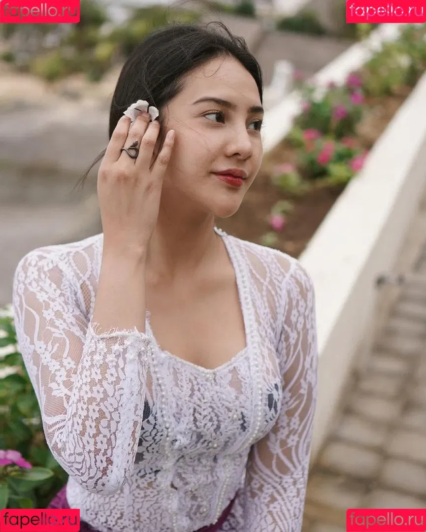 Anya Geraldine Onlyfans Photo Gallery 