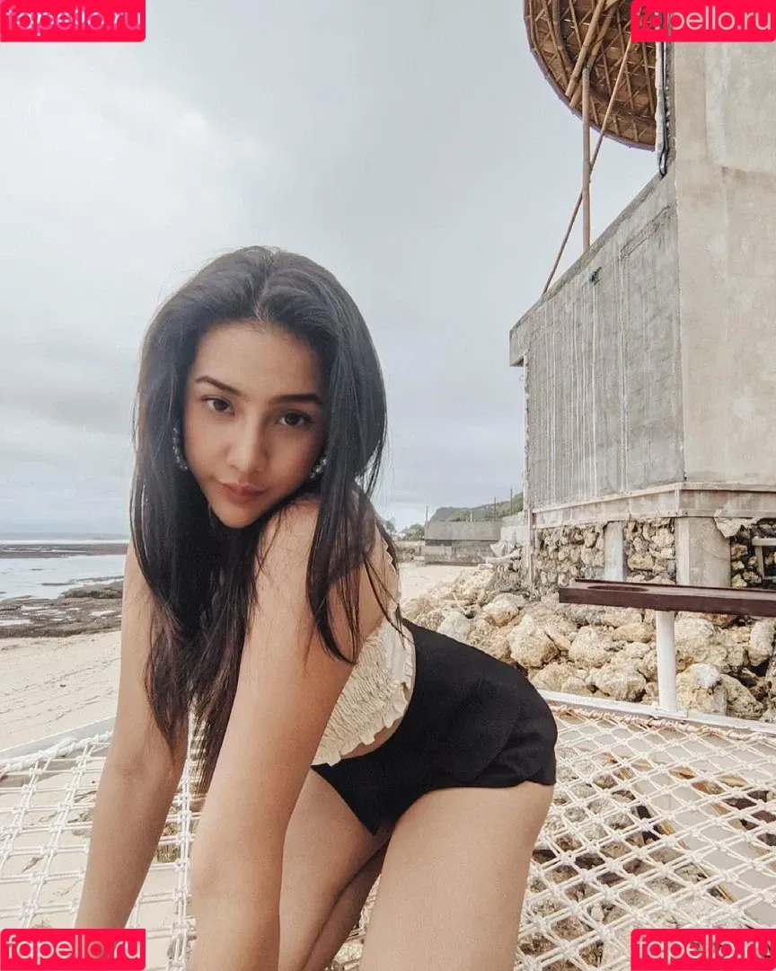 Anya Geraldine Onlyfans Photo Gallery 