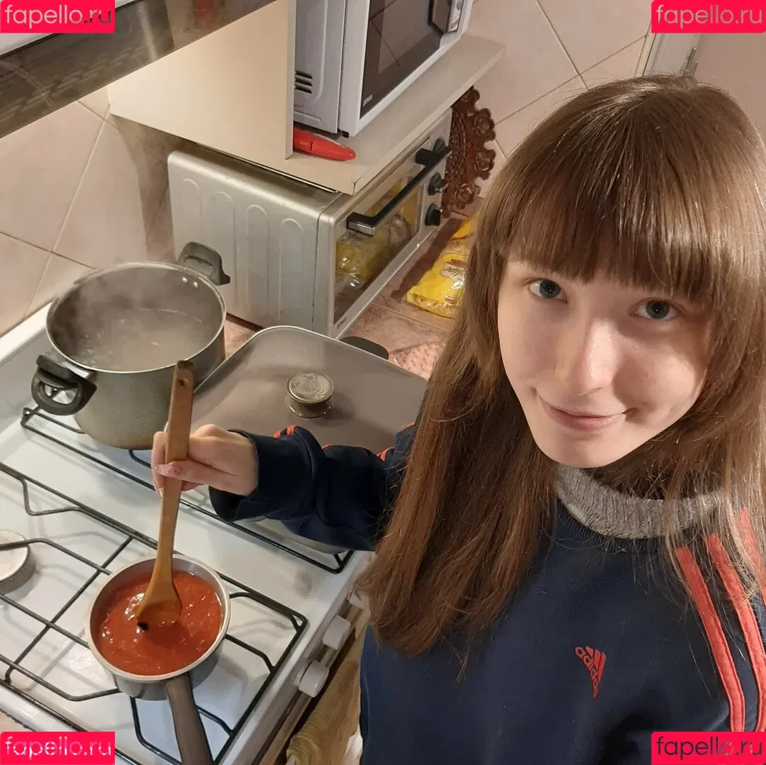 Kiki Glitter Cosplay Onlyfans Photo Gallery 